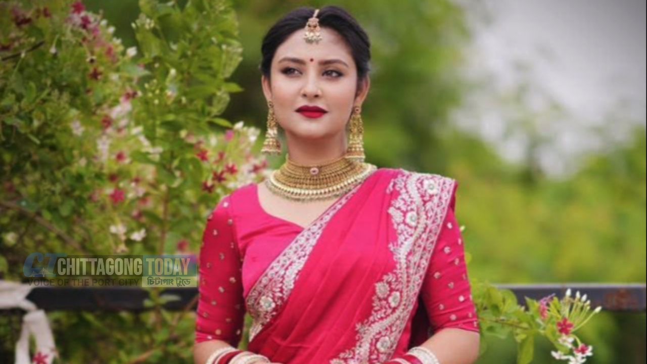  অভিনেত্রী নাজনীন নীহার বাগদান, আসলে কি বাগদান সারলেন তিনি? 