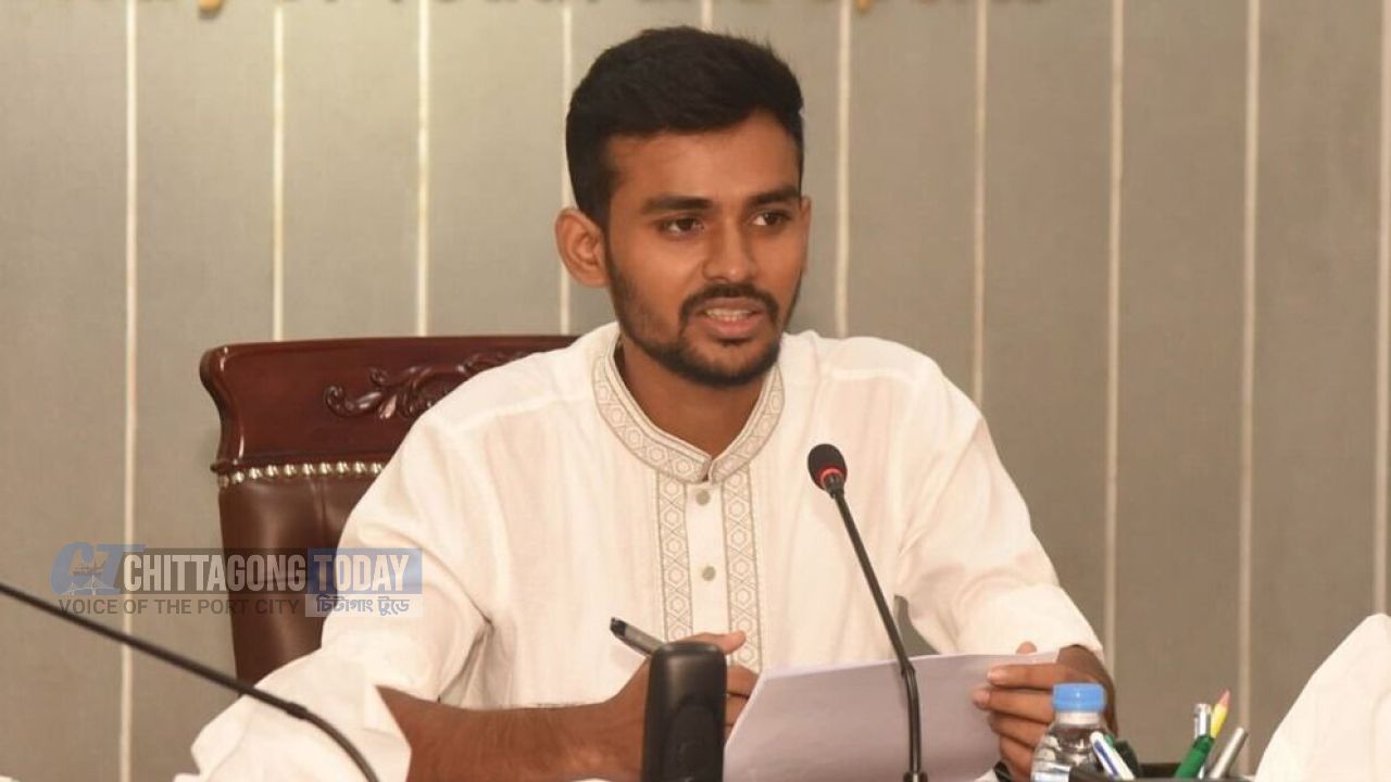 হাসিনাকে নিয়ে ভারত সরকারও এক ধরনের চাপে আছে: আসিফ