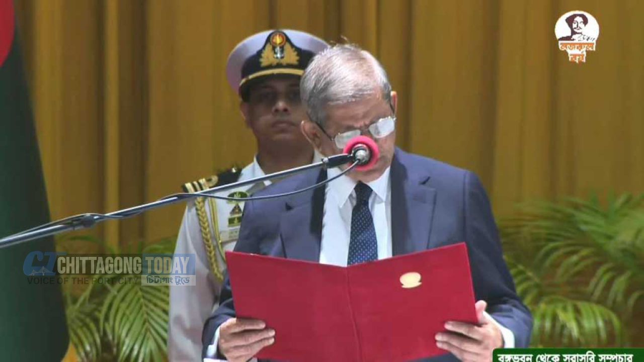 ২৩তম রাষ্ট্রপতি হিসেবে শপথ নিলেন মির্জা ফখরুল