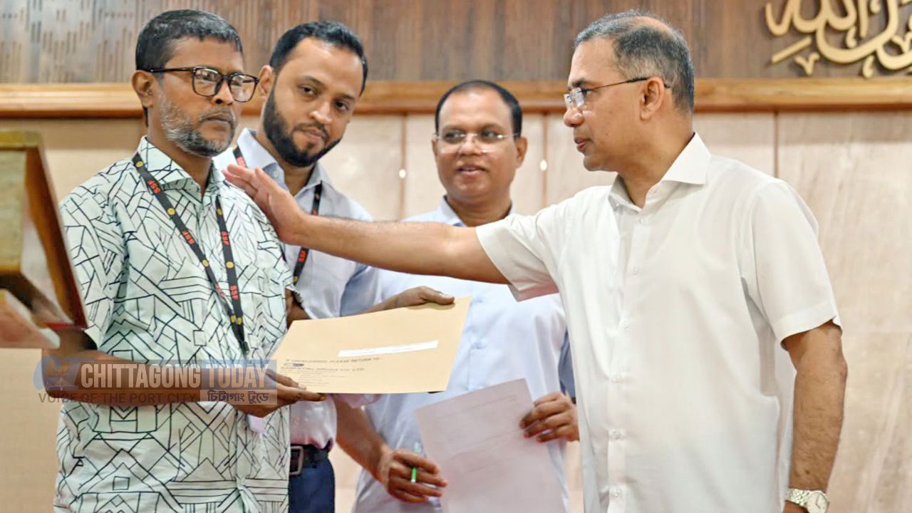 চাকরি পেলেন জুলাই শহীদ ও গুমের শিকার পরিবারের ৭৪ জন