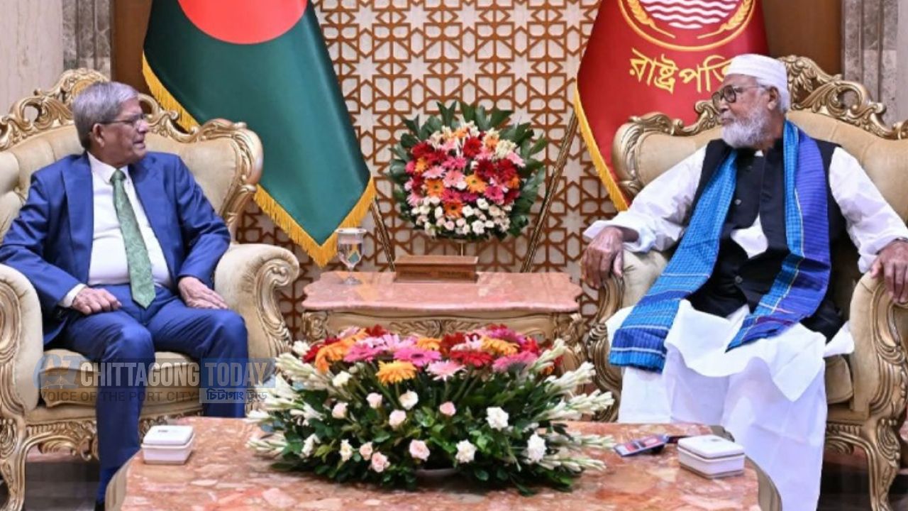 রাষ্ট্রপতির সঙ্গে বঙ্গবীর কাদের সিদ্দিকীর সৌজন্য সাক্ষাৎ