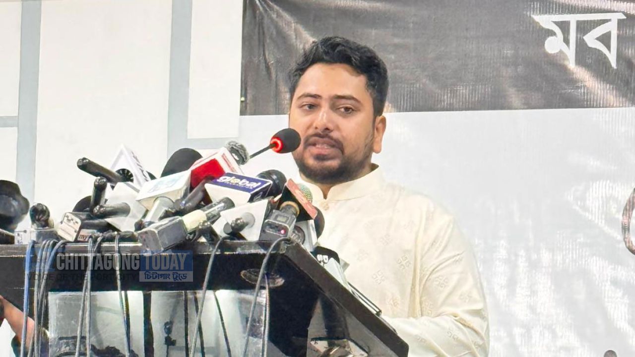 হাসিনার মতো স্বৈরাচার হওয়ার ‘অওকাত’ তারেক রহমানের নেই: নাহিদ ইসলাম